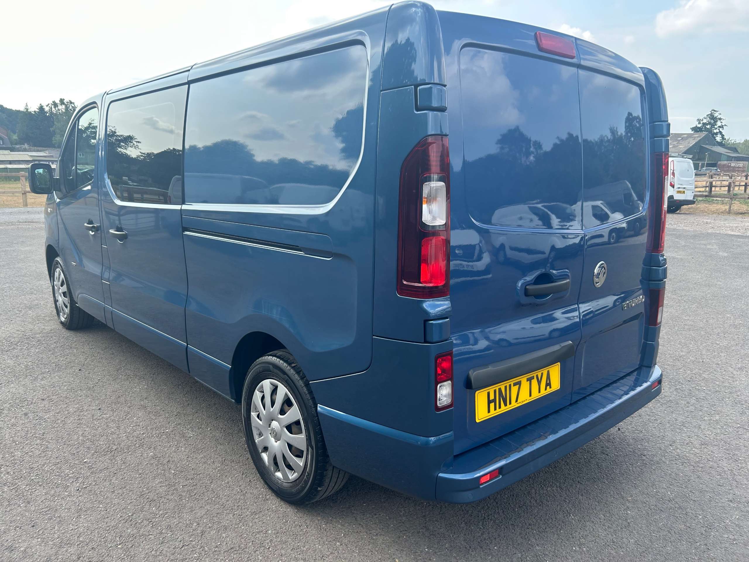 2017 VAUXHALL VIVARO 2017 VAUXHALL VIVARO