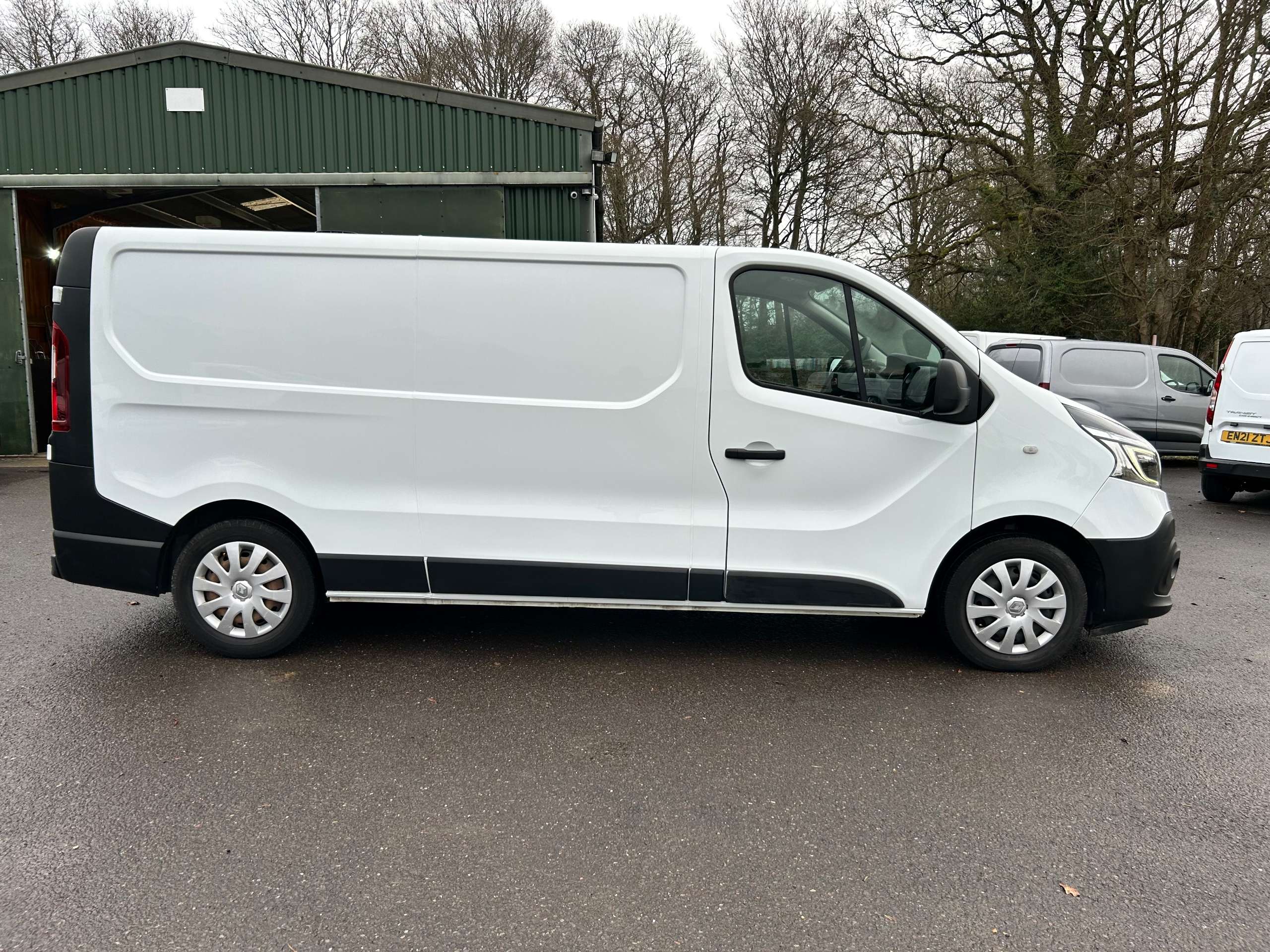 A 2021 RENAULT TRAFIC 2.0 dCi ENERGY 30 Business Panel Van 5dr Diesel Manual LWB Standard Roof Euro 6 (s/s) (120 ps) A 2021 RENAULT TRAFIC 2.0 dCi ENERGY 30 Business Panel Van 5dr Diesel Manual LWB Standard Roof Euro 6 (s/s) (120 ps)