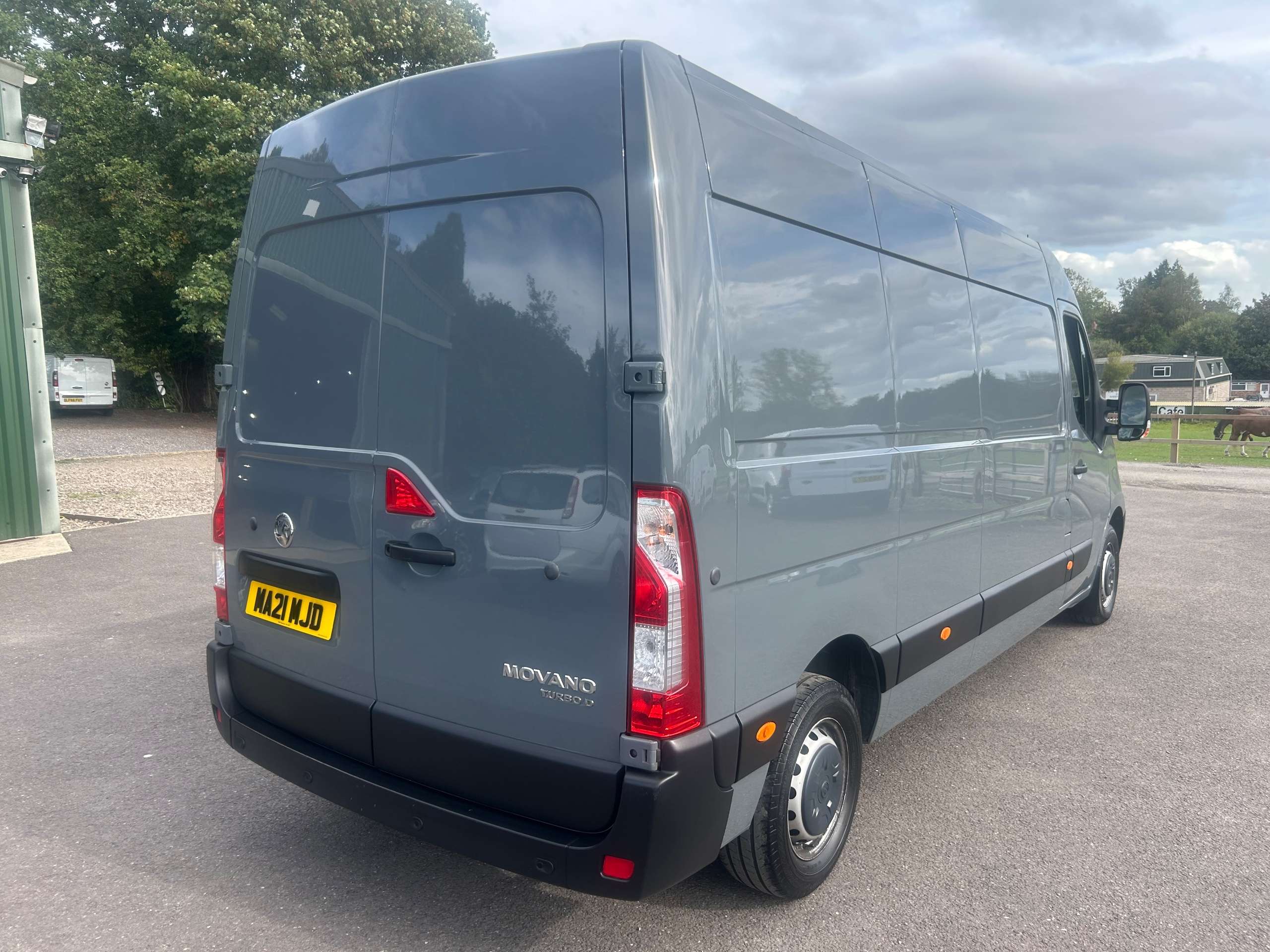 A 2021 VAUXHALL MOVANO 2.3 CDTi 3500 BiTurbo Edition Panel Van 5dr Diesel Manual FWD L3 H2 Euro 6 (135 ps) A 2021 VAUXHALL MOVANO 2.3 CDTi 3500 BiTurbo Edition Panel Van 5dr Diesel Manual FWD L3 H2 Euro 6 (135 ps)