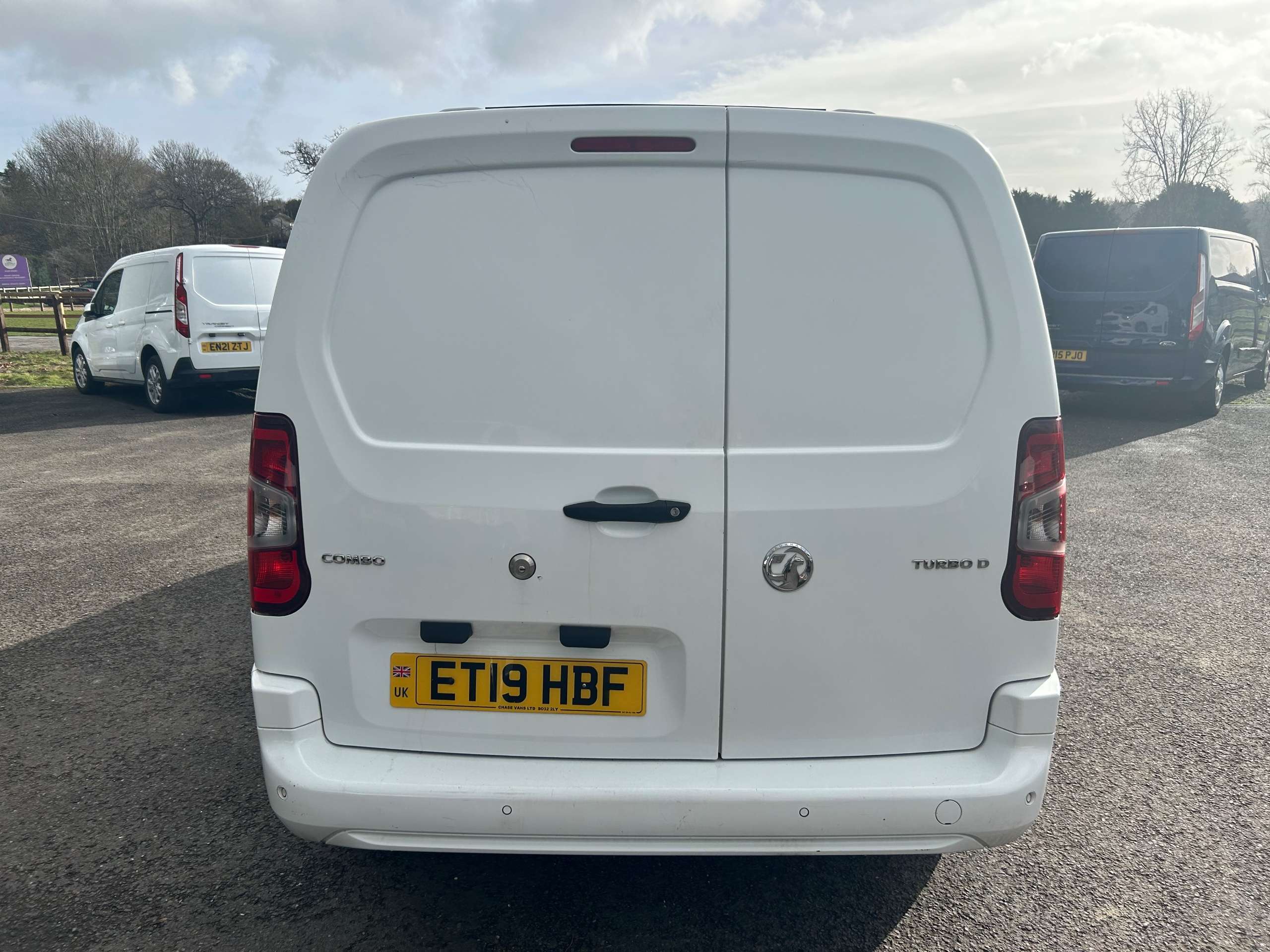 A 2019 VAUXHALL COMBO 1.5 Turbo D 2300 Sportive Panel Van 4dr Diesel Manual L2 H1 Euro 6 (s/s) (100 ps) A 2019 VAUXHALL COMBO 1.5 Turbo D 2300 Sportive Panel Van 4dr Diesel Manual L2 H1 Euro 6 (s/s) (100 ps)