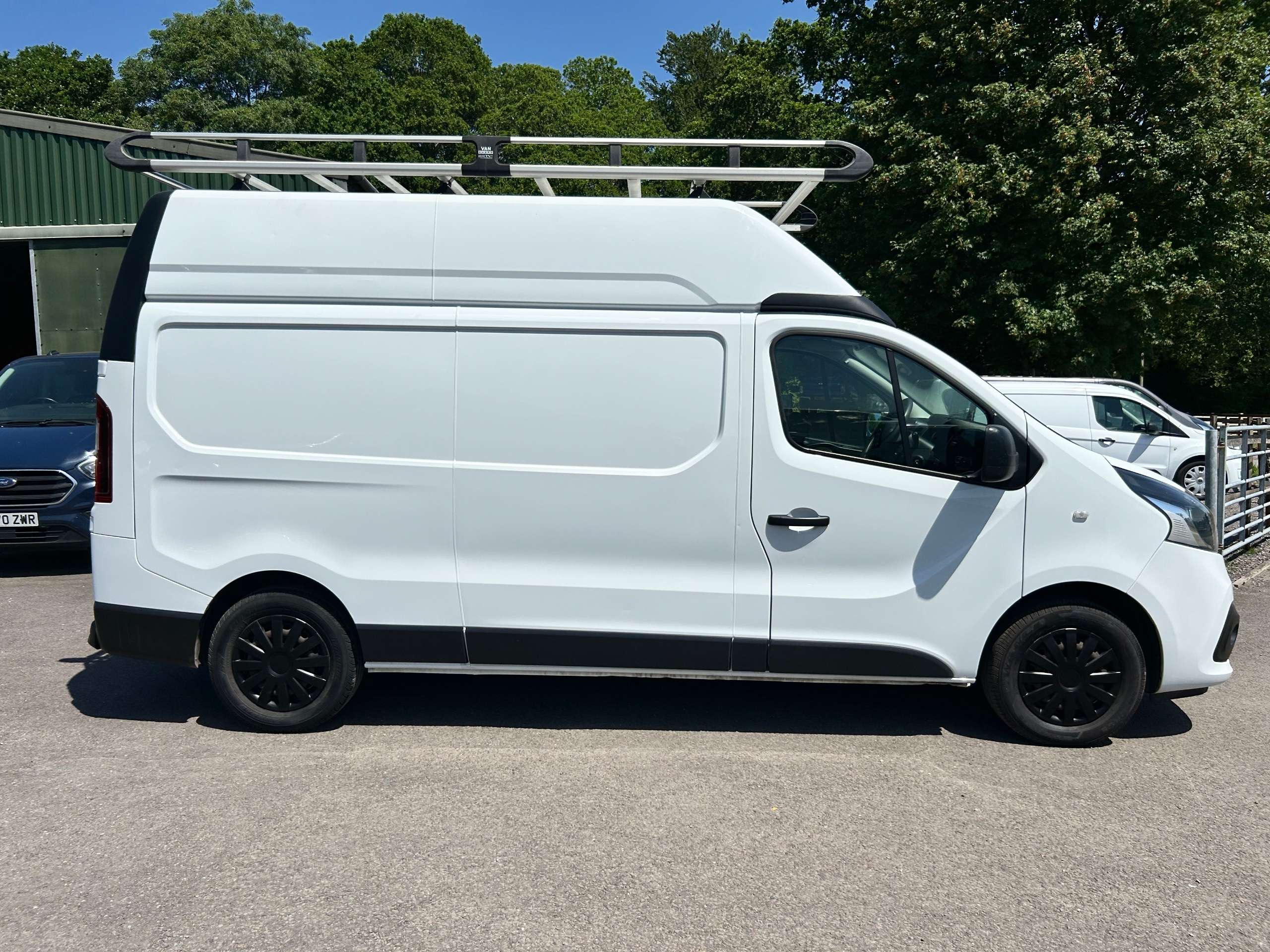 A 2020 NISSAN NV300 2.0 dCi 30 Acenta Panel Van 4dr Diesel Manual L2 H2 Euro 6 (s/s) (145 ps) A 2020 NISSAN NV300 2.0 dCi 30 Acenta Panel Van 4dr Diesel Manual L2 H2 Euro 6 (s/s) (145 ps)