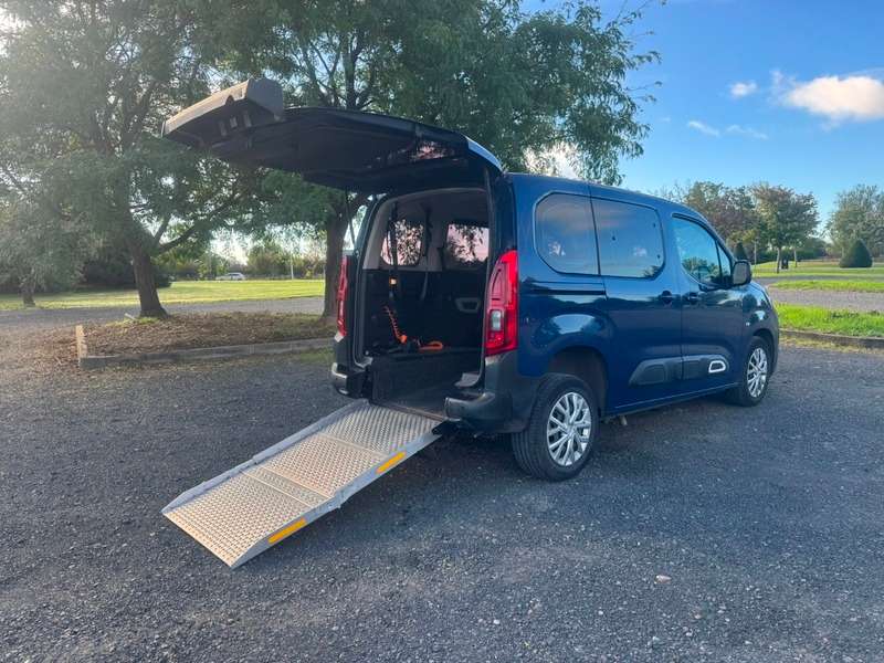 A 2021 CITROEN BERLINGO 1.5 BlueHDi Feel M MPV Euro 6 (s/s) WAV Conversion A 2021 CITROEN BERLINGO 1.5 BlueHDi Feel M MPV Euro 6 (s/s) WAV Conversion