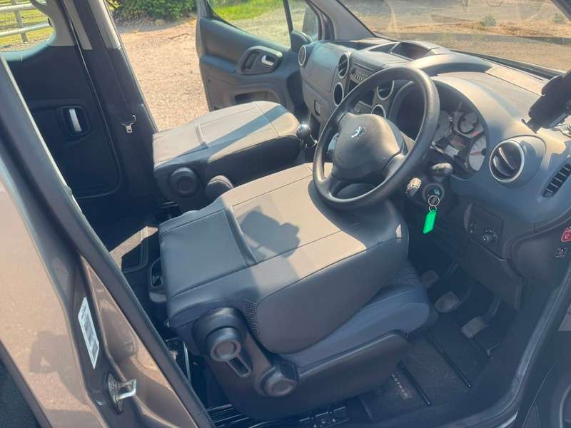 2009 PEUGEOT PARTNER TEPEE 2009 PEUGEOT PARTNER TEPEE
