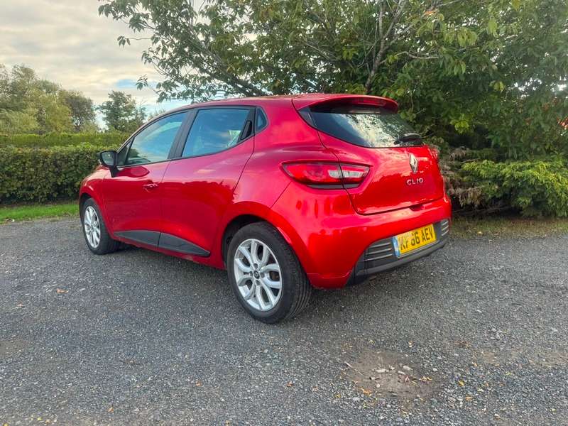 A 2017 RENAULT CLIO 1.2 16V Play Euro 6 5dr A 2017 RENAULT CLIO 1.2 16V Play Euro 6 5dr