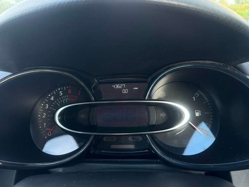 2017 RENAULT CLIO 2017 RENAULT CLIO