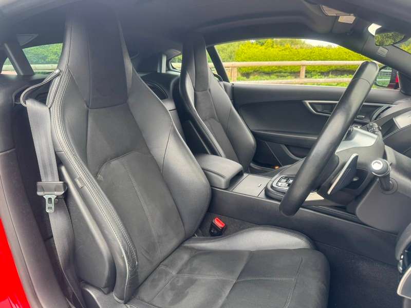 2019 JAGUAR F-TYPE 2019 JAGUAR F-TYPE