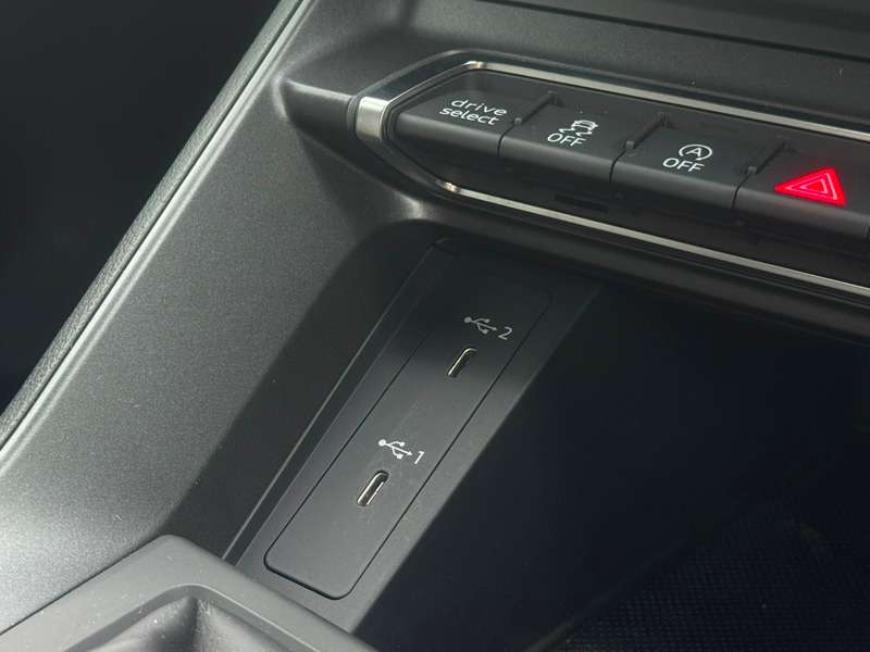 2022 AUDI Q3 2022 AUDI Q3