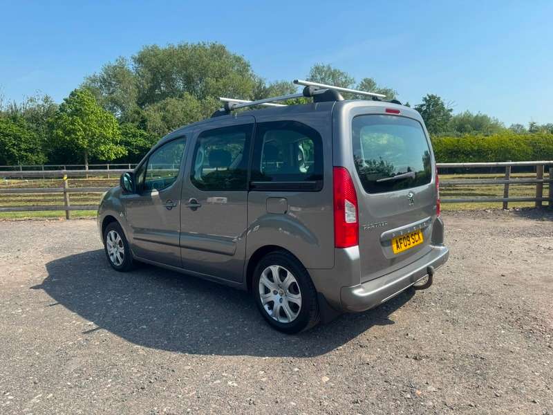A 2009 PEUGEOT PARTNER TEPEE 1.6 HDi Tepee Zenith 5dr A 2009 PEUGEOT PARTNER TEPEE 1.6 HDi Tepee Zenith 5dr