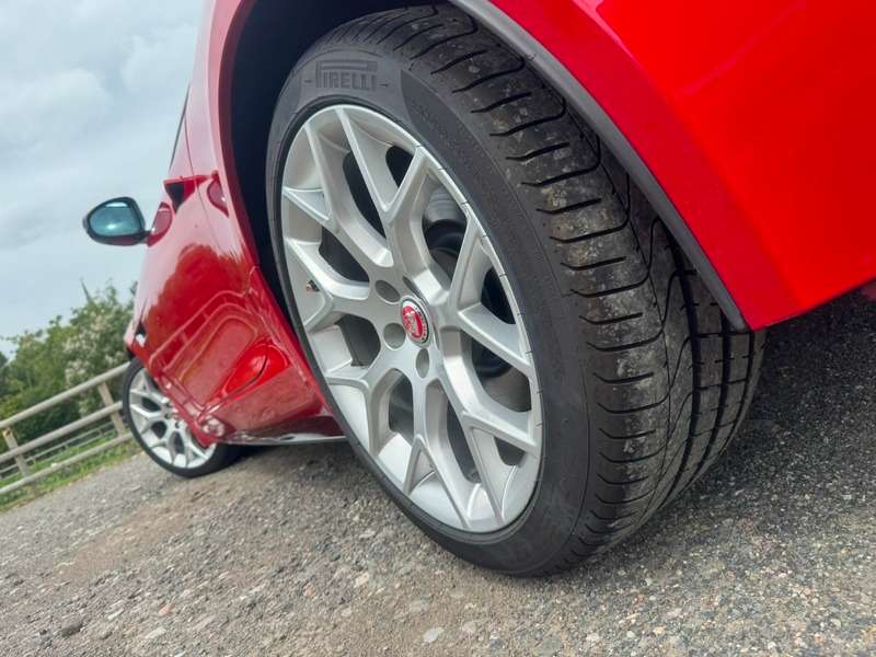 2019 JAGUAR F-TYPE 2019 JAGUAR F-TYPE