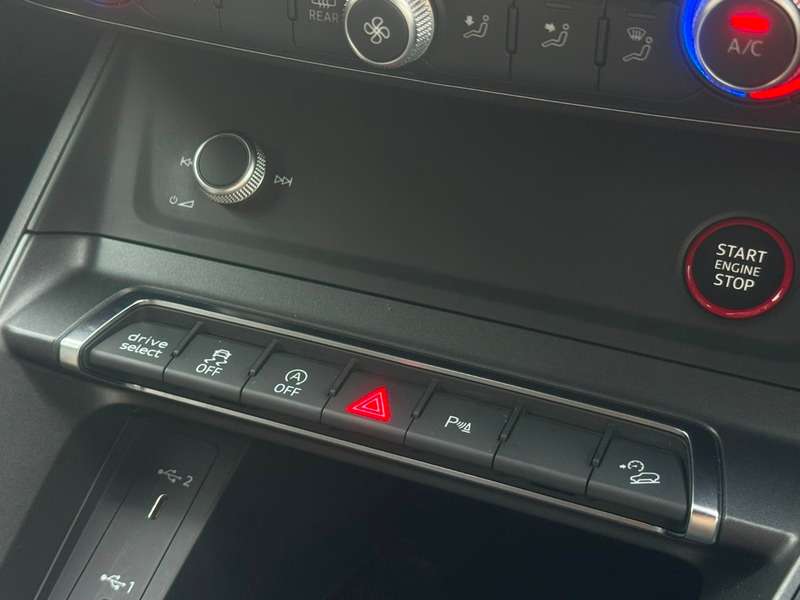 2022 AUDI Q3 2022 AUDI Q3