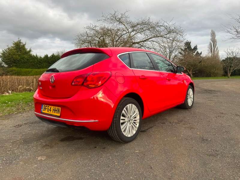 A 2014 VAUXHALL ASTRA 1.4 16v Excite Hatchback 5dr A 2014 VAUXHALL ASTRA 1.4 16v Excite Hatchback 5dr