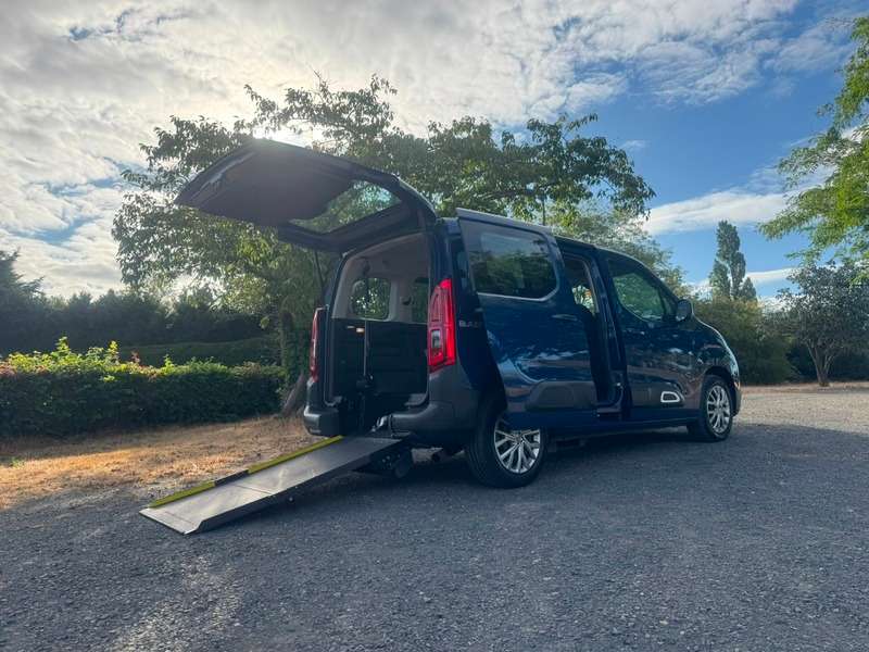 A 2021 CITROEN BERLINGO 1.5 BlueHDi Feel M MPV Euro 6 (s/s) WAV Conversion A 2021 CITROEN BERLINGO 1.5 BlueHDi Feel M MPV Euro 6 (s/s) WAV Conversion