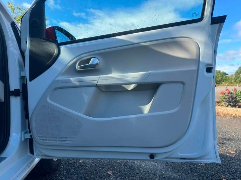 2019 VOLKSWAGEN UP 2019 VOLKSWAGEN UP
