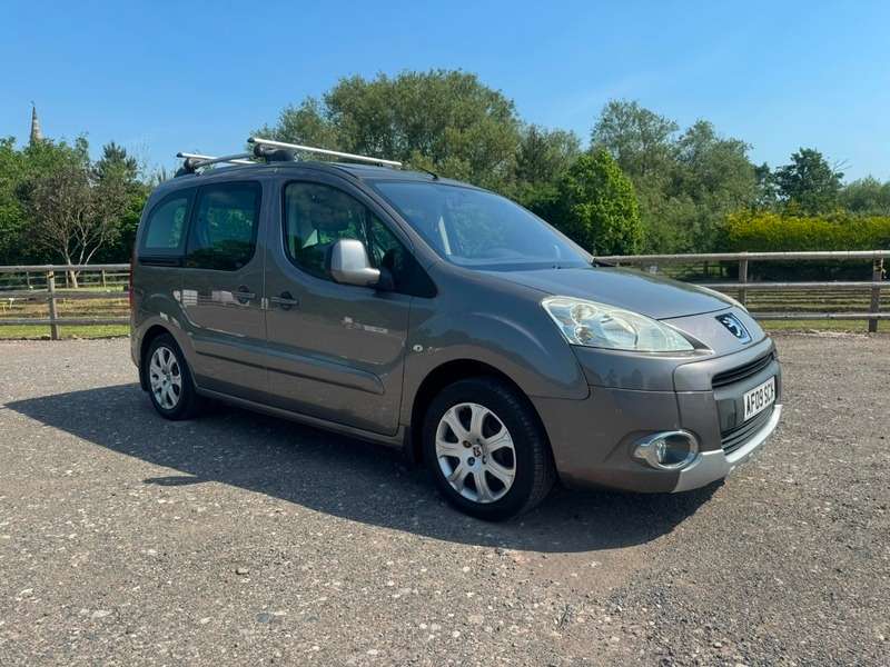 A 2009 PEUGEOT PARTNER TEPEE 1.6 HDi Tepee Zenith 5dr A 2009 PEUGEOT PARTNER TEPEE 1.6 HDi Tepee Zenith 5dr