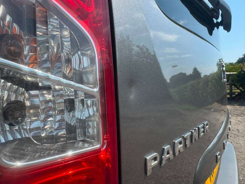 2009 PEUGEOT PARTNER TEPEE 2009 PEUGEOT PARTNER TEPEE