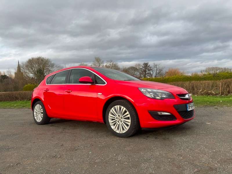 A 2014 VAUXHALL ASTRA 1.4 16v Excite Hatchback 5dr A 2014 VAUXHALL ASTRA 1.4 16v Excite Hatchback 5dr
