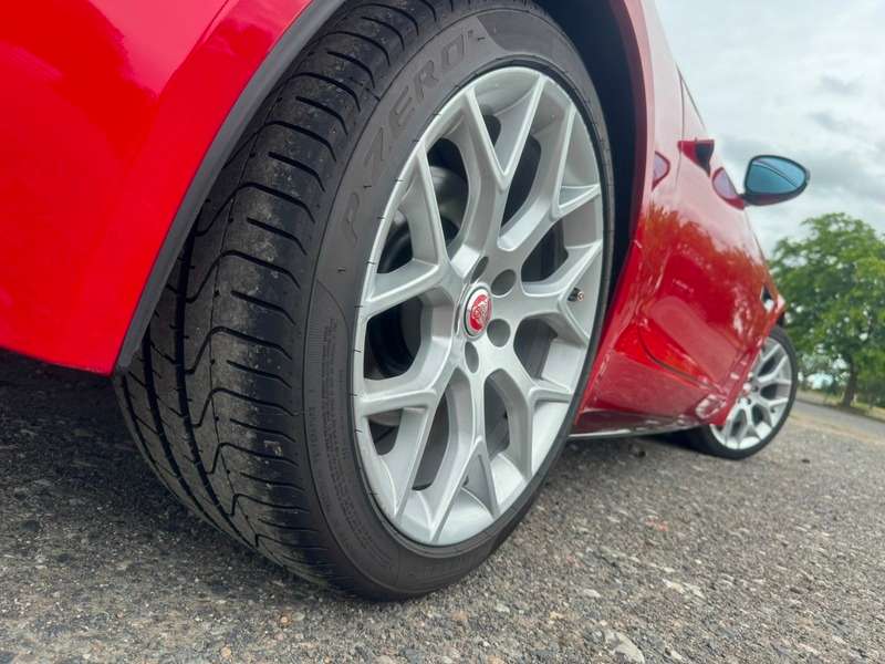 2019 JAGUAR F-TYPE 2019 JAGUAR F-TYPE