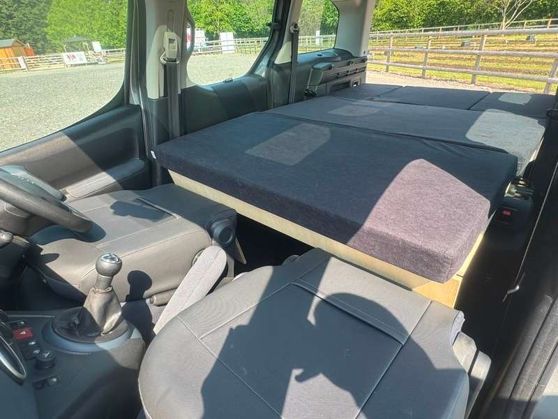 2009 PEUGEOT PARTNER TEPEE 2009 PEUGEOT PARTNER TEPEE