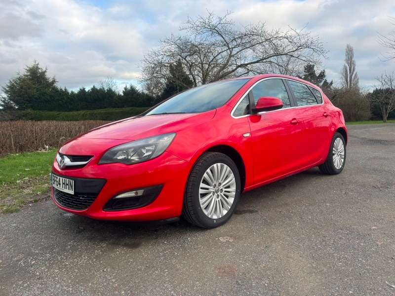 A 2014 VAUXHALL ASTRA 1.4 16v Excite Hatchback 5dr A 2014 VAUXHALL ASTRA 1.4 16v Excite Hatchback 5dr