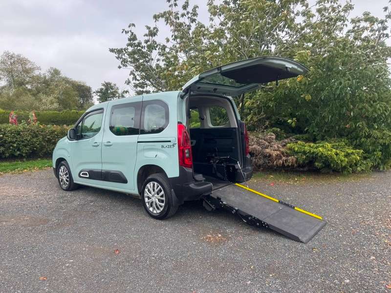 A 2021 CITROEN BERLINGO 1.5 BlueHDi Feel M EAT Euro 6 (s/s) 5dr A 2021 CITROEN BERLINGO 1.5 BlueHDi Feel M EAT Euro 6 (s/s) 5dr