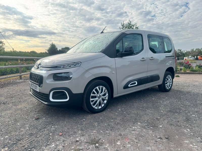 A 2021 CITROEN BERLINGO 1.5 BlueHDi Feel M MPV Euro 6 (s/s) 5dr A 2021 CITROEN BERLINGO 1.5 BlueHDi Feel M MPV Euro 6 (s/s) 5dr