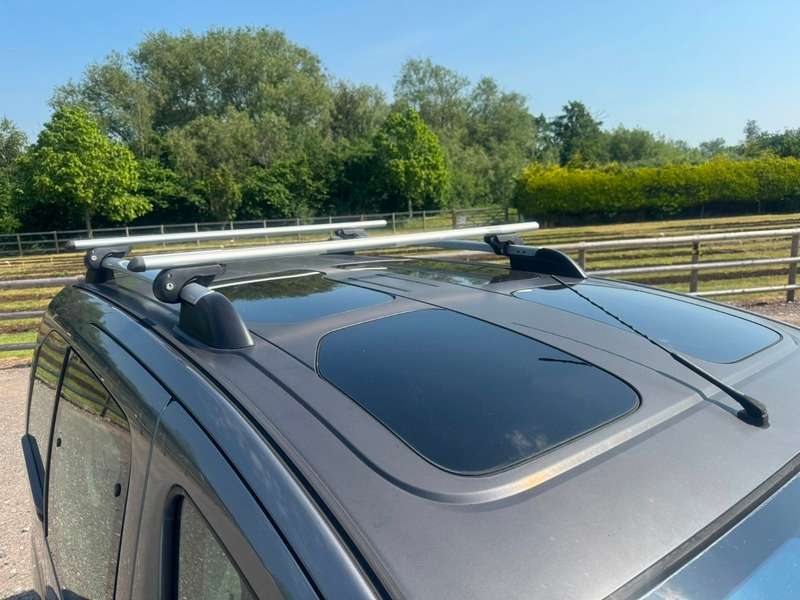 2009 PEUGEOT PARTNER TEPEE 2009 PEUGEOT PARTNER TEPEE