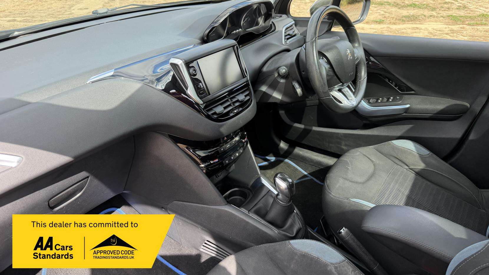 2013 PEUGEOT 208 2013 PEUGEOT 208