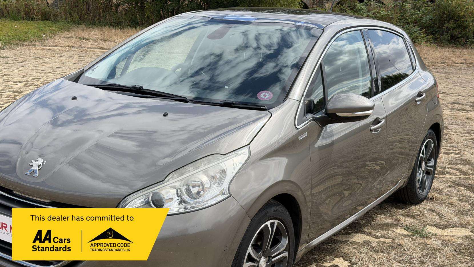 2013 PEUGEOT 208 2013 PEUGEOT 208