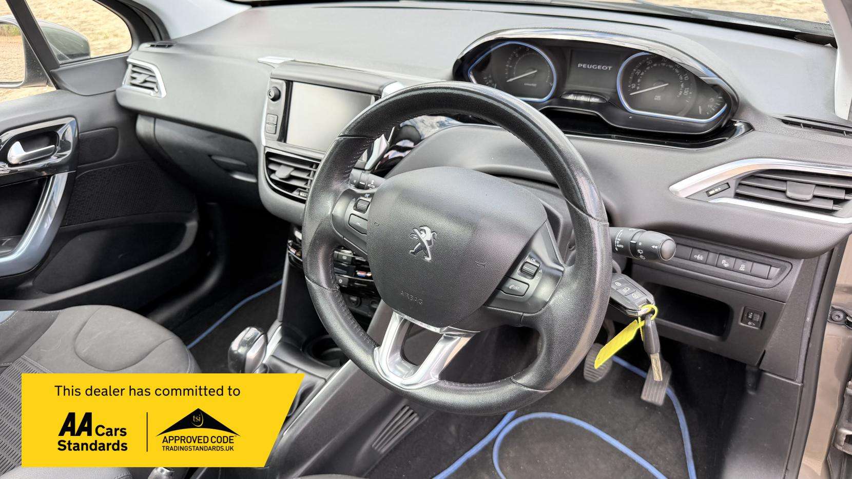 2013 PEUGEOT 208 2013 PEUGEOT 208