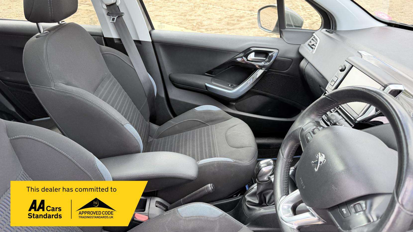 2013 PEUGEOT 208 2013 PEUGEOT 208