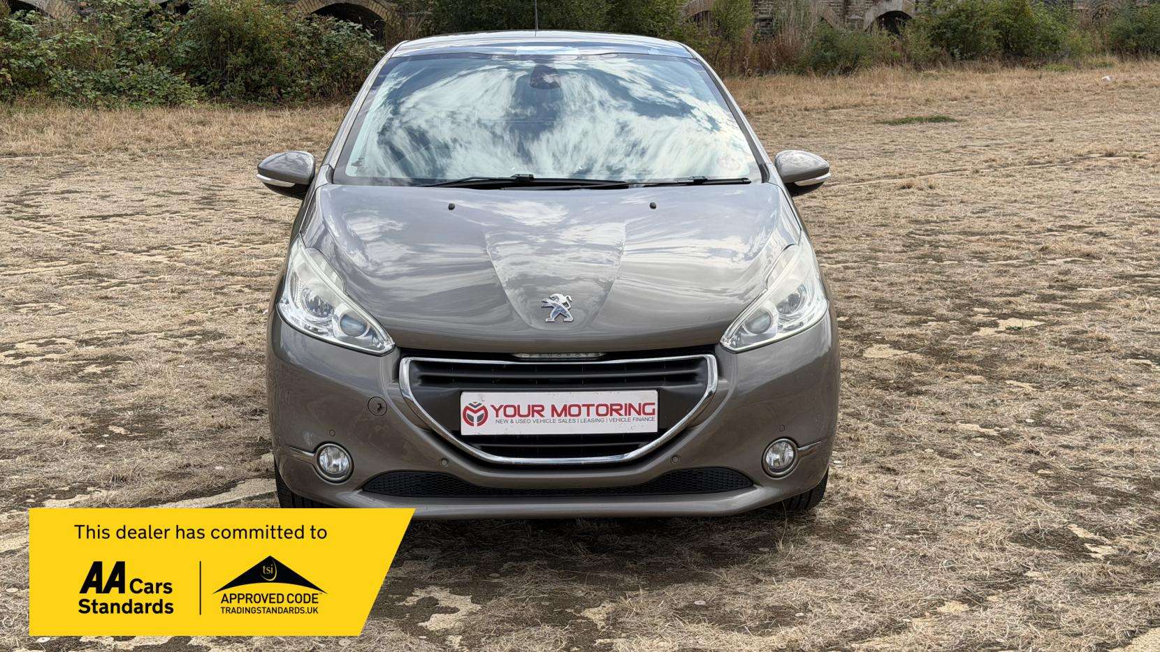 2013 PEUGEOT 208 2013 PEUGEOT 208