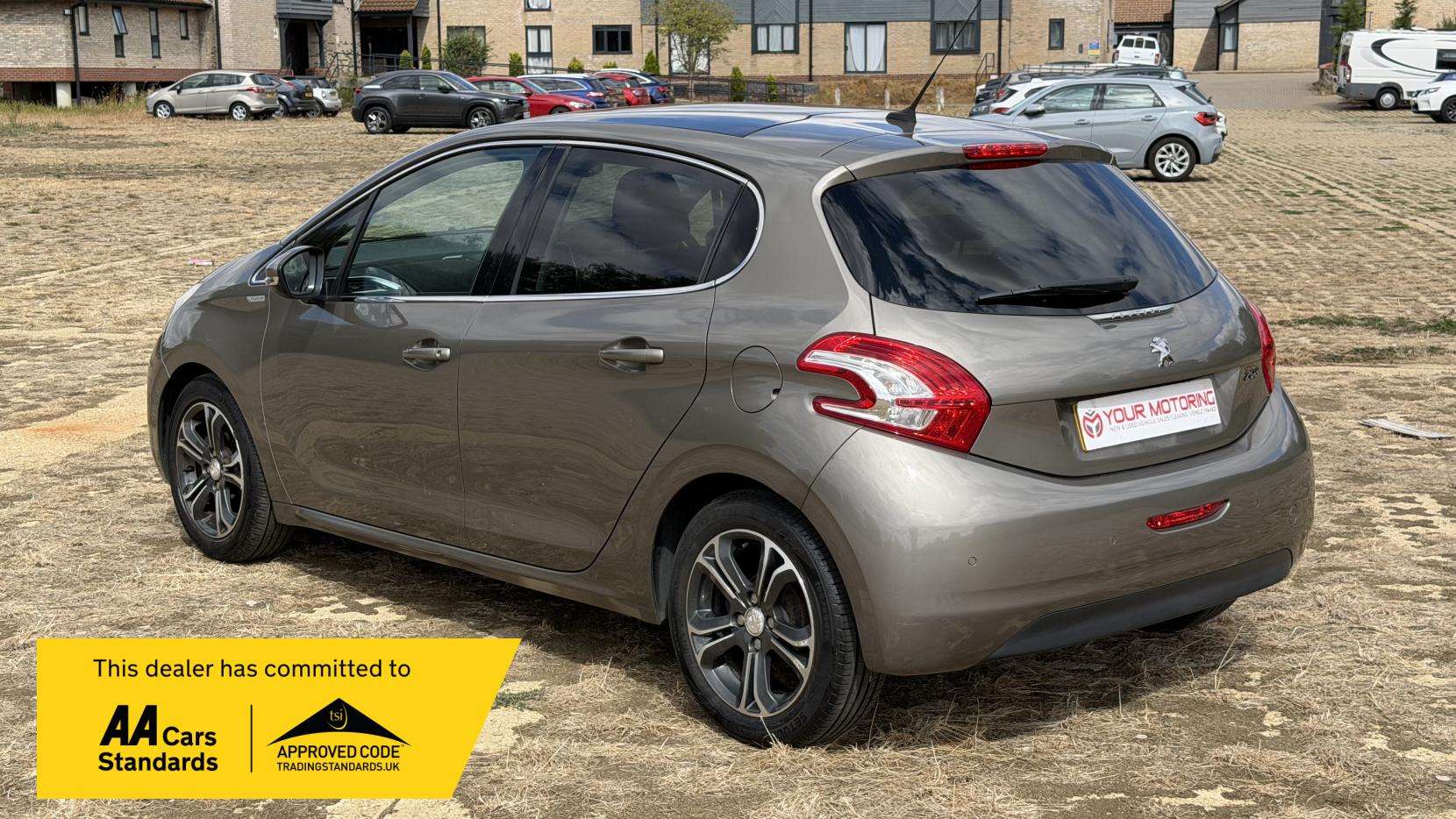 2013 PEUGEOT 208 2013 PEUGEOT 208