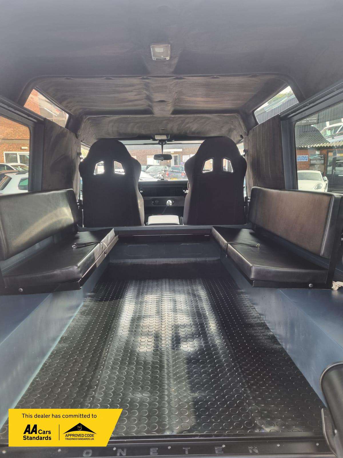 1991 LAND ROVER DEFENDER 110 1991 LAND ROVER DEFENDER 110