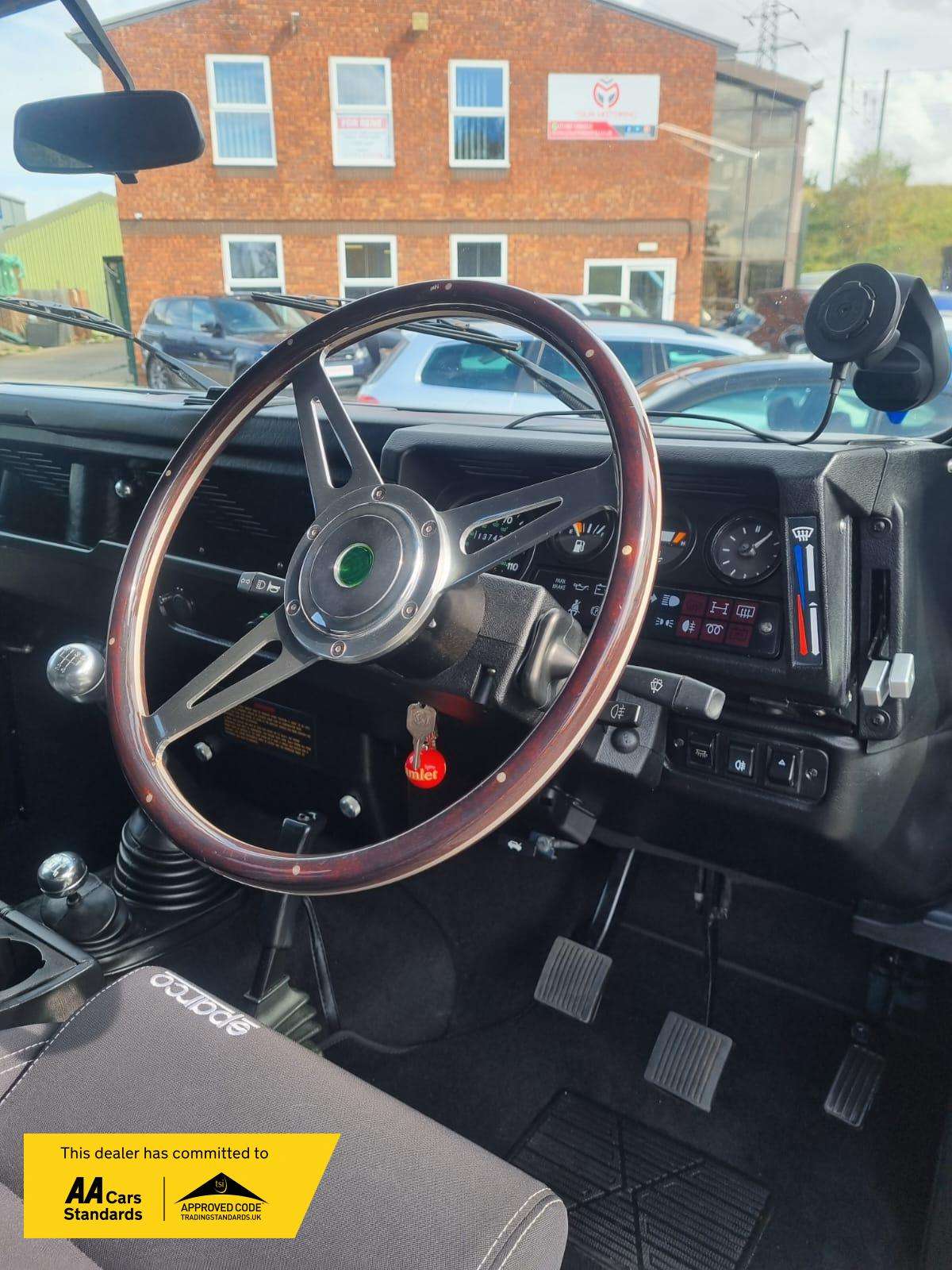 1991 LAND ROVER DEFENDER 110 1991 LAND ROVER DEFENDER 110