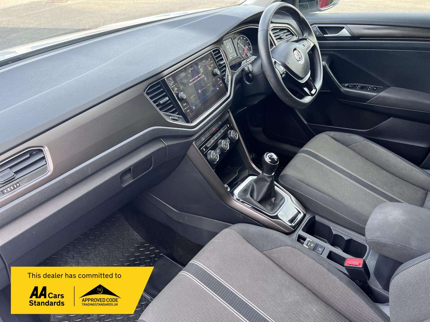 2019 VOLKSWAGEN T-ROC 2019 VOLKSWAGEN T-ROC