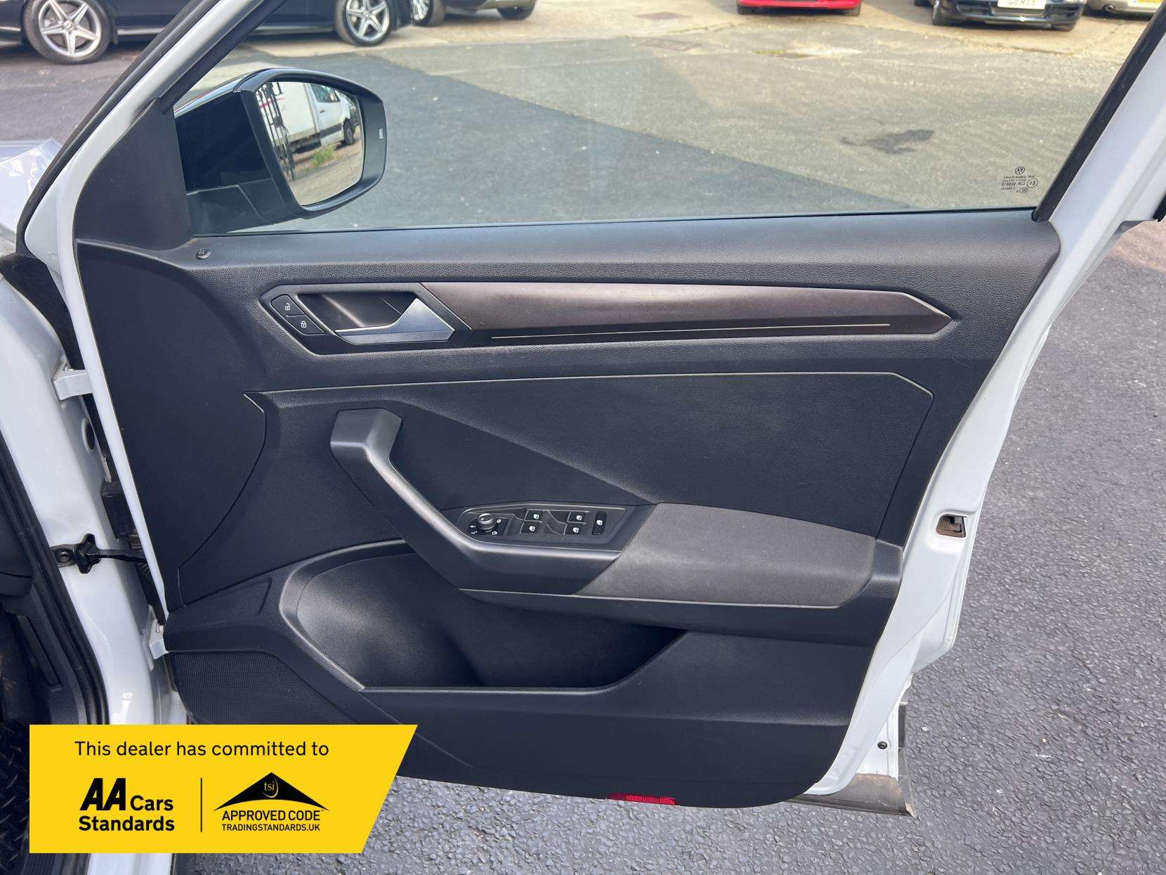 2019 VOLKSWAGEN T-ROC 2019 VOLKSWAGEN T-ROC