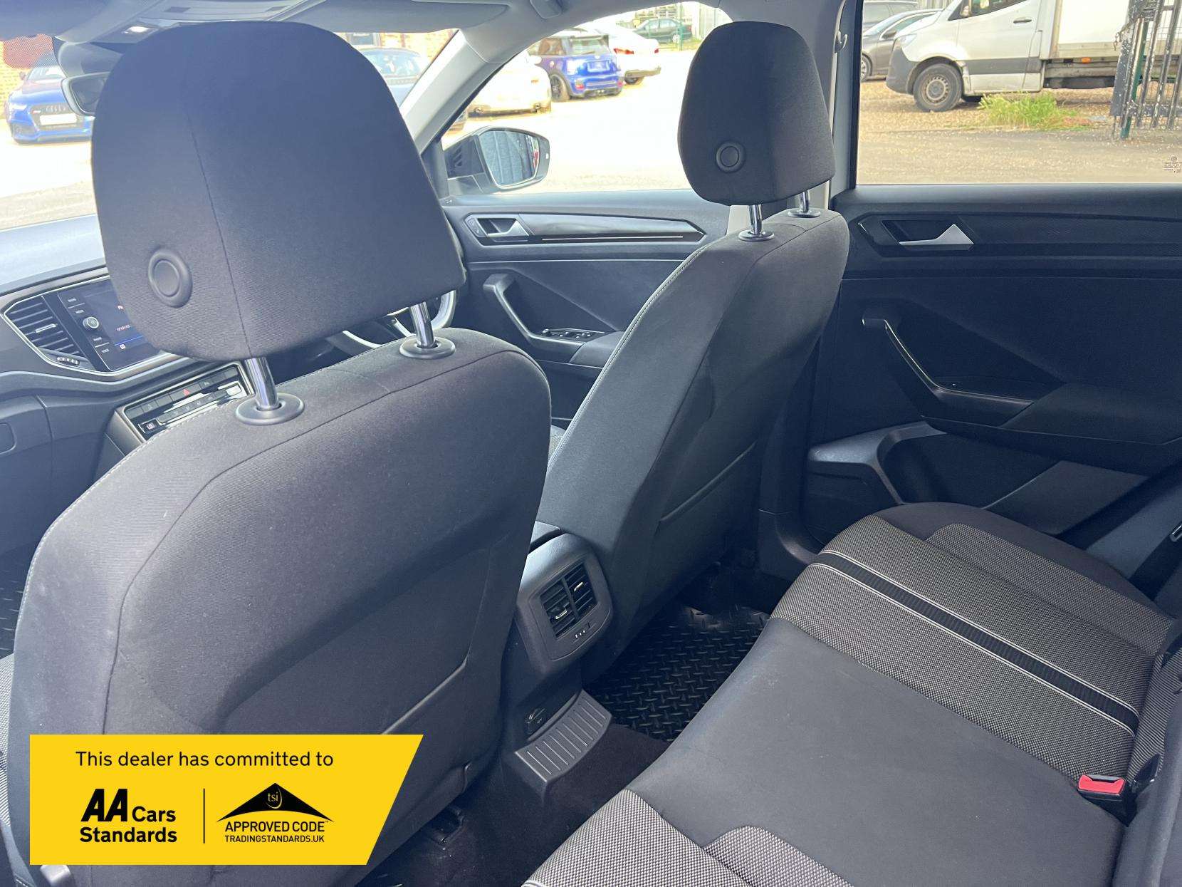 2019 VOLKSWAGEN T-ROC 2019 VOLKSWAGEN T-ROC