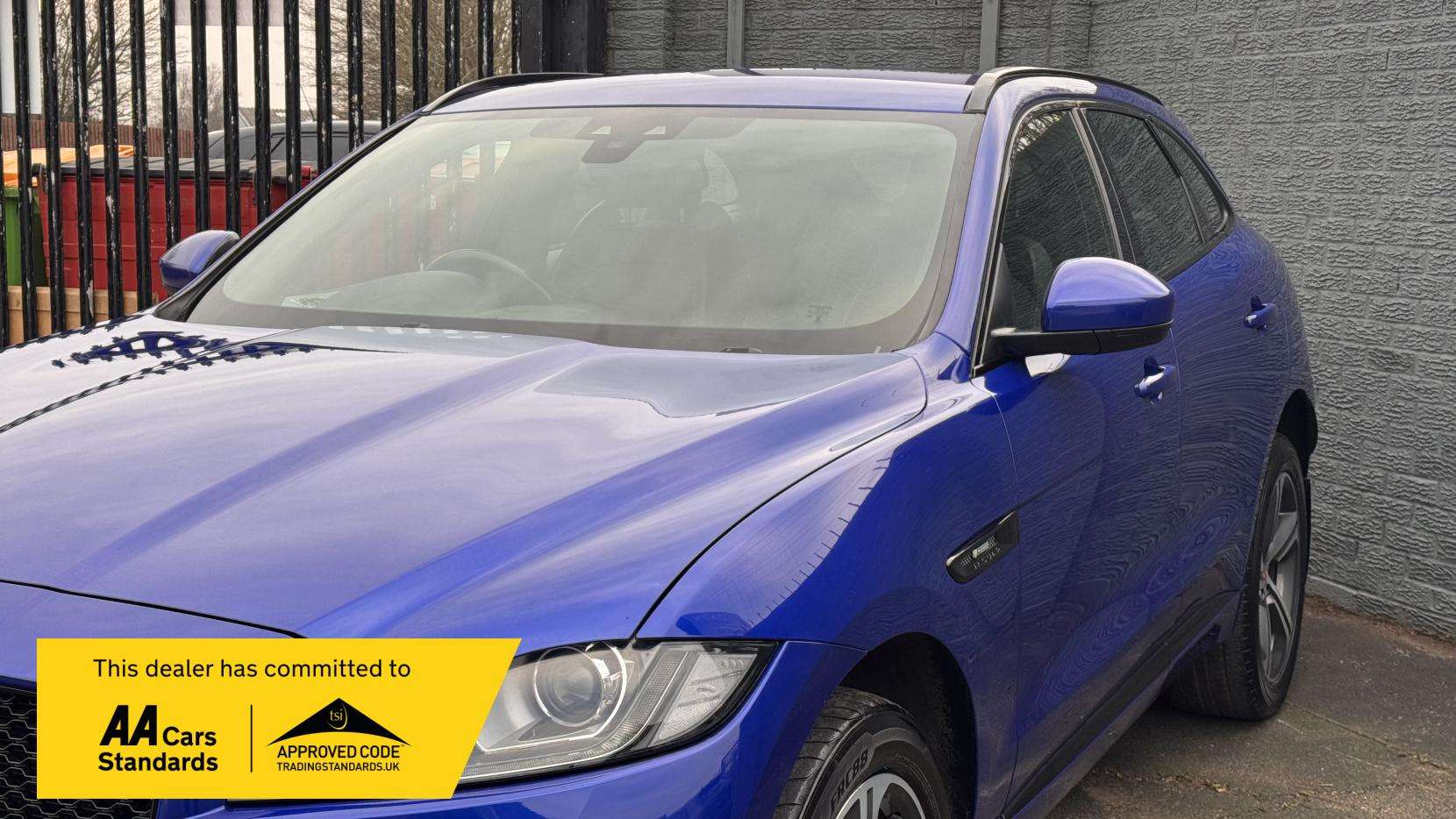 2017 JAGUAR F-PACE 2017 JAGUAR F-PACE