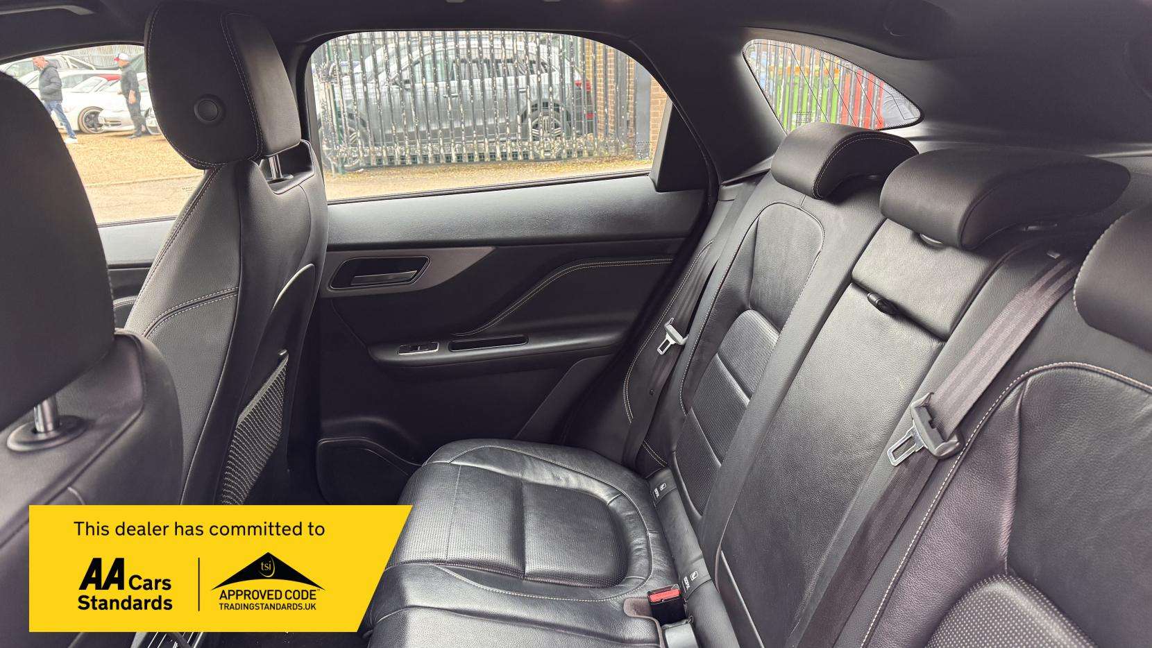 2017 JAGUAR F-PACE 2017 JAGUAR F-PACE