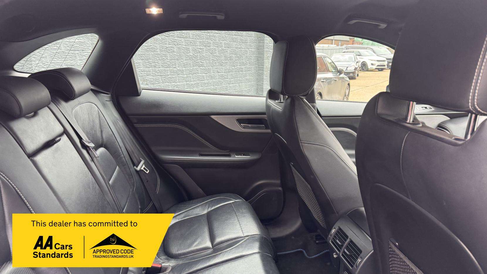 2017 JAGUAR F-PACE 2017 JAGUAR F-PACE