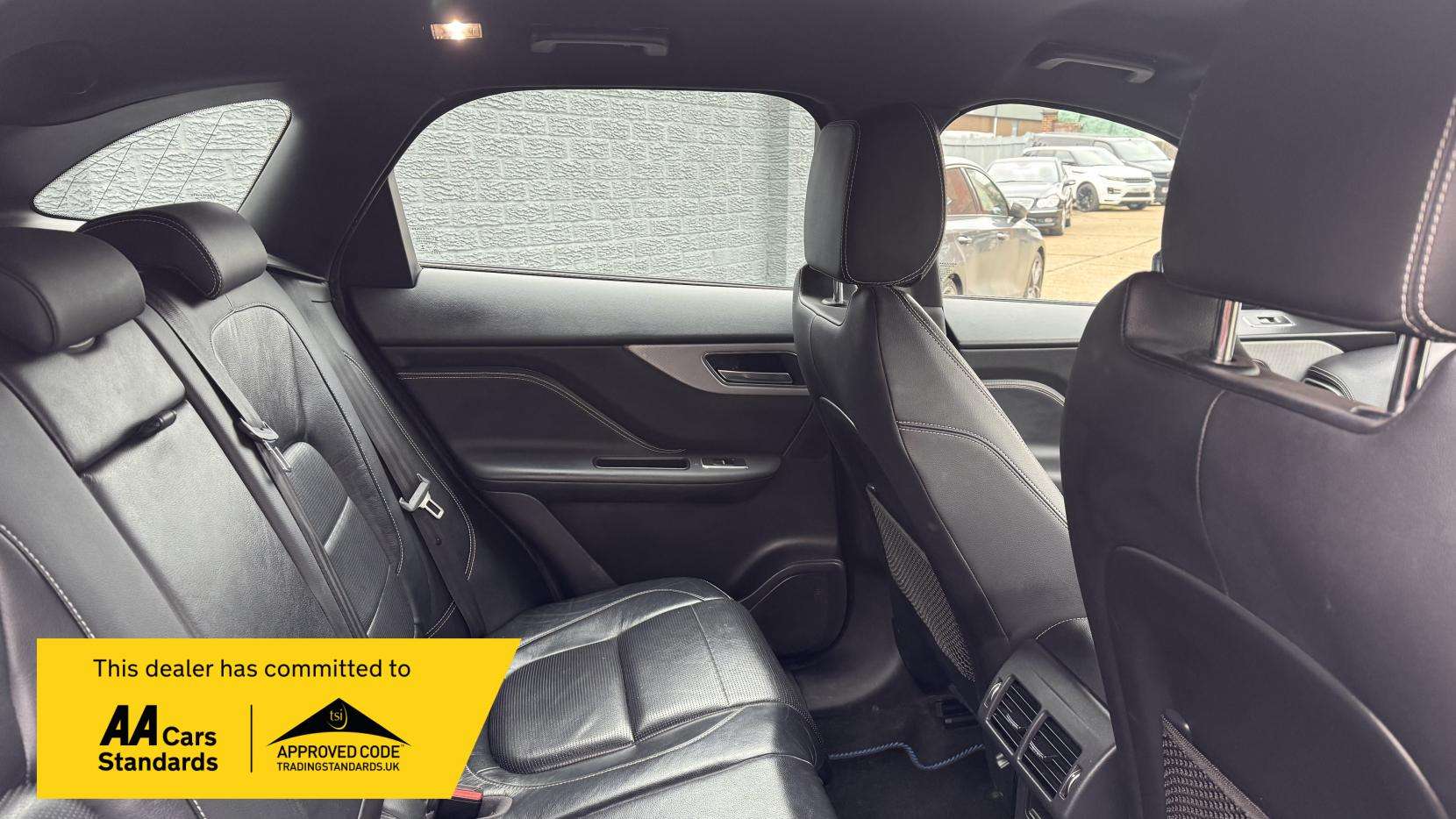 2017 JAGUAR F-PACE 2017 JAGUAR F-PACE