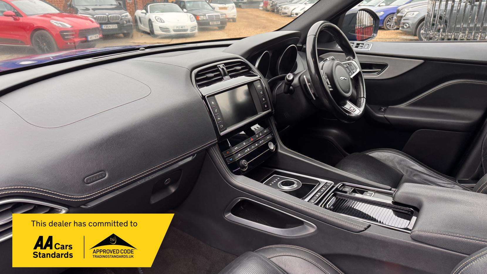 2017 JAGUAR F-PACE 2017 JAGUAR F-PACE