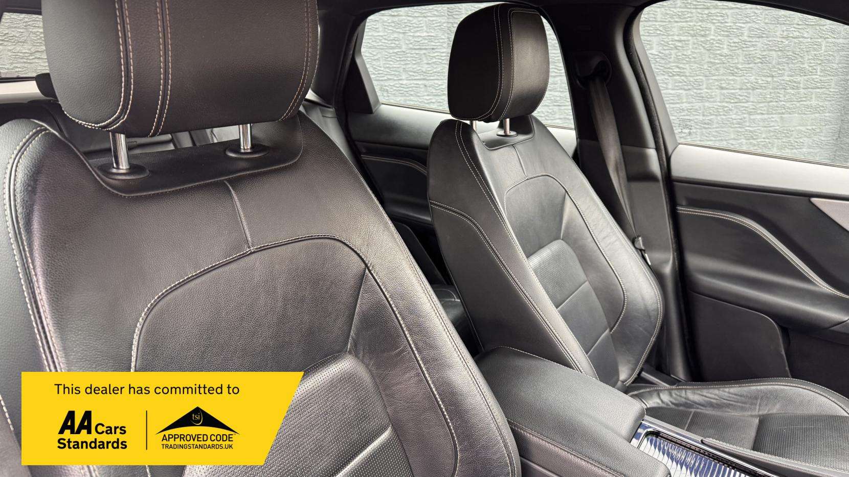 2017 JAGUAR F-PACE 2017 JAGUAR F-PACE