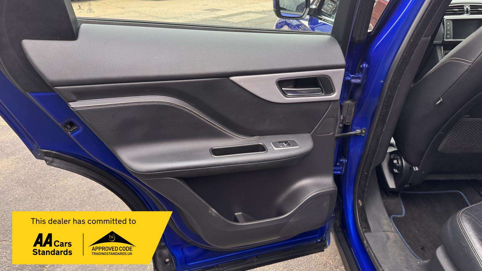 2017 JAGUAR F-PACE 2017 JAGUAR F-PACE