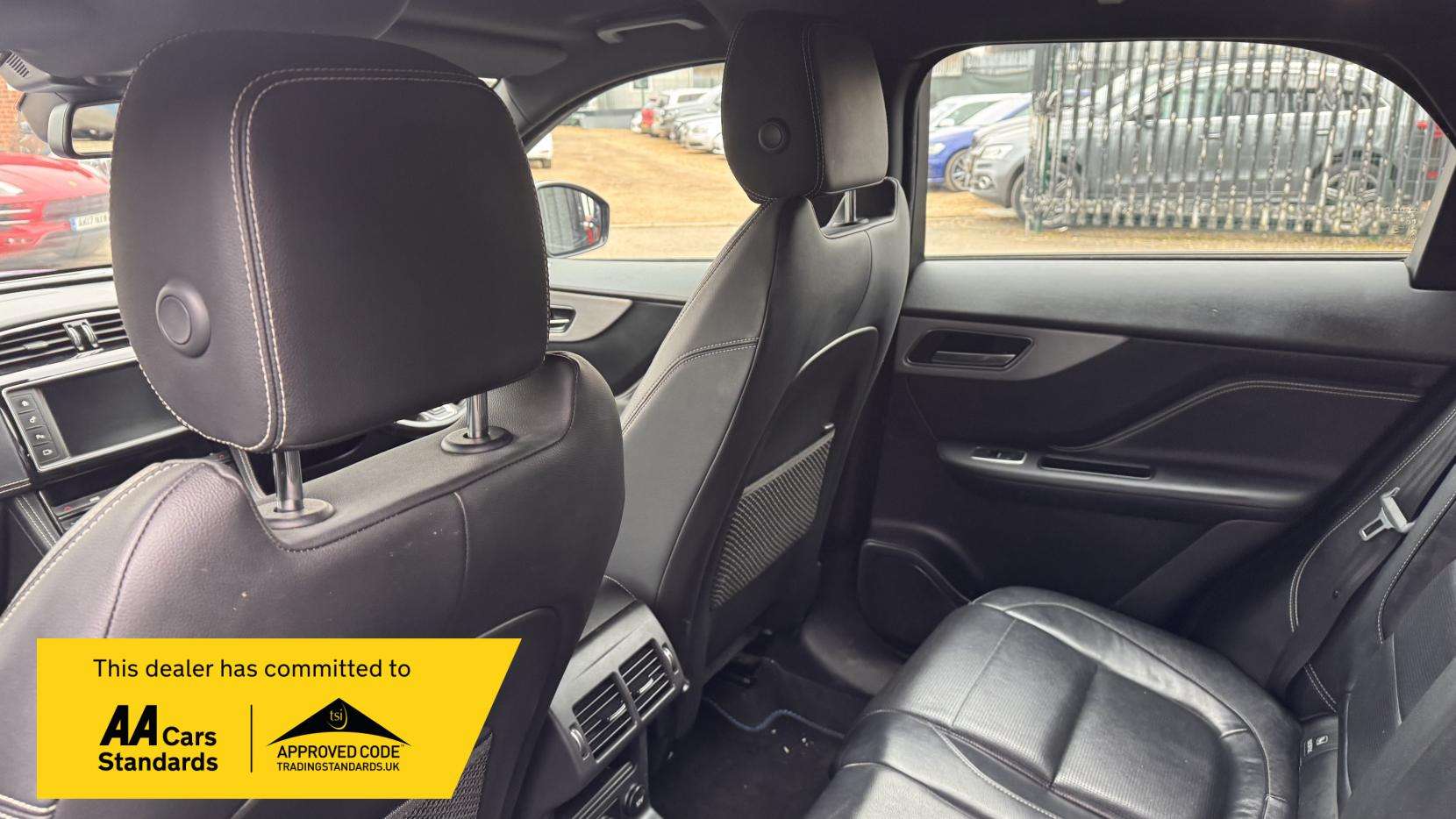 2017 JAGUAR F-PACE 2017 JAGUAR F-PACE