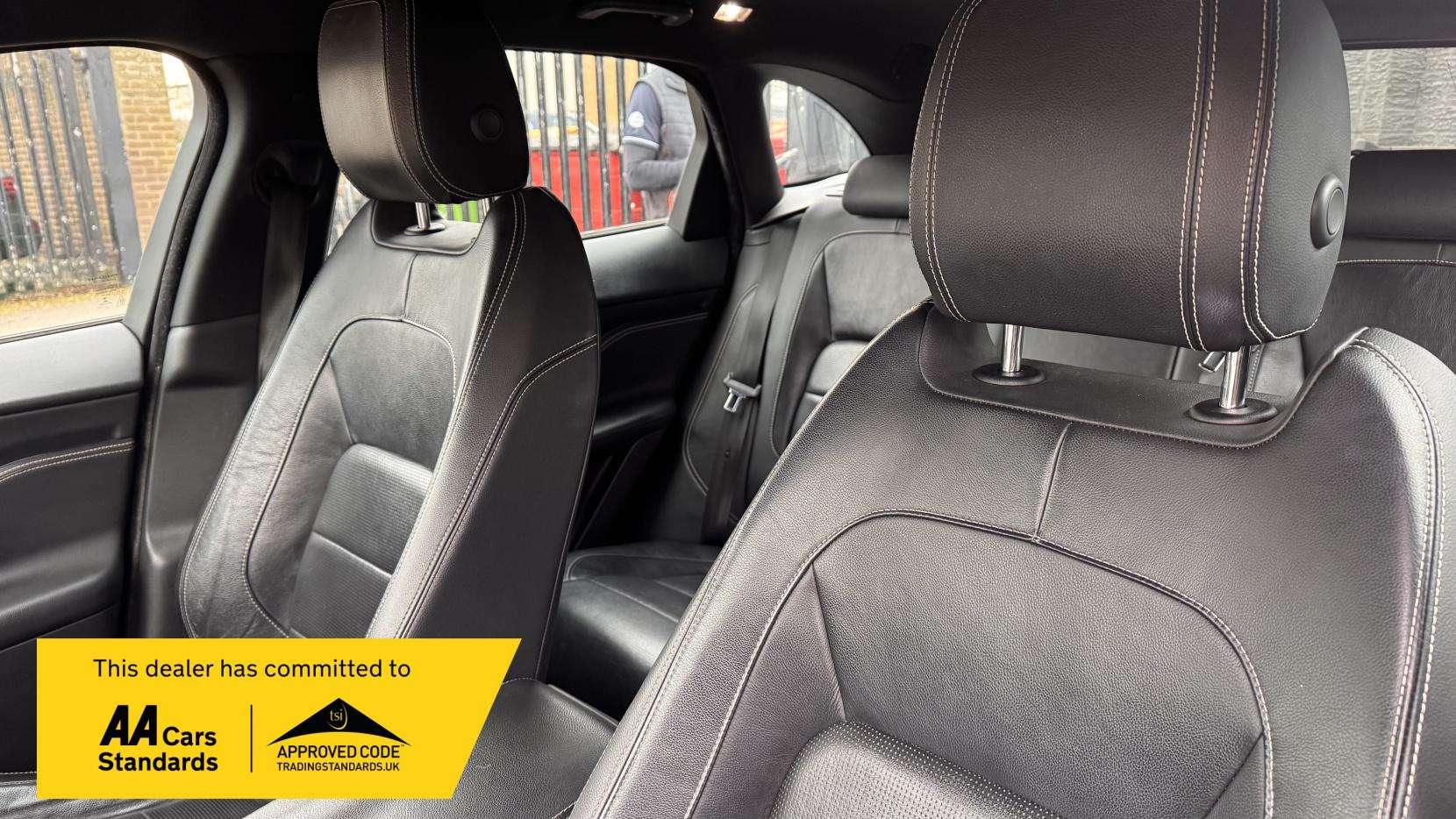 2017 JAGUAR F-PACE 2017 JAGUAR F-PACE