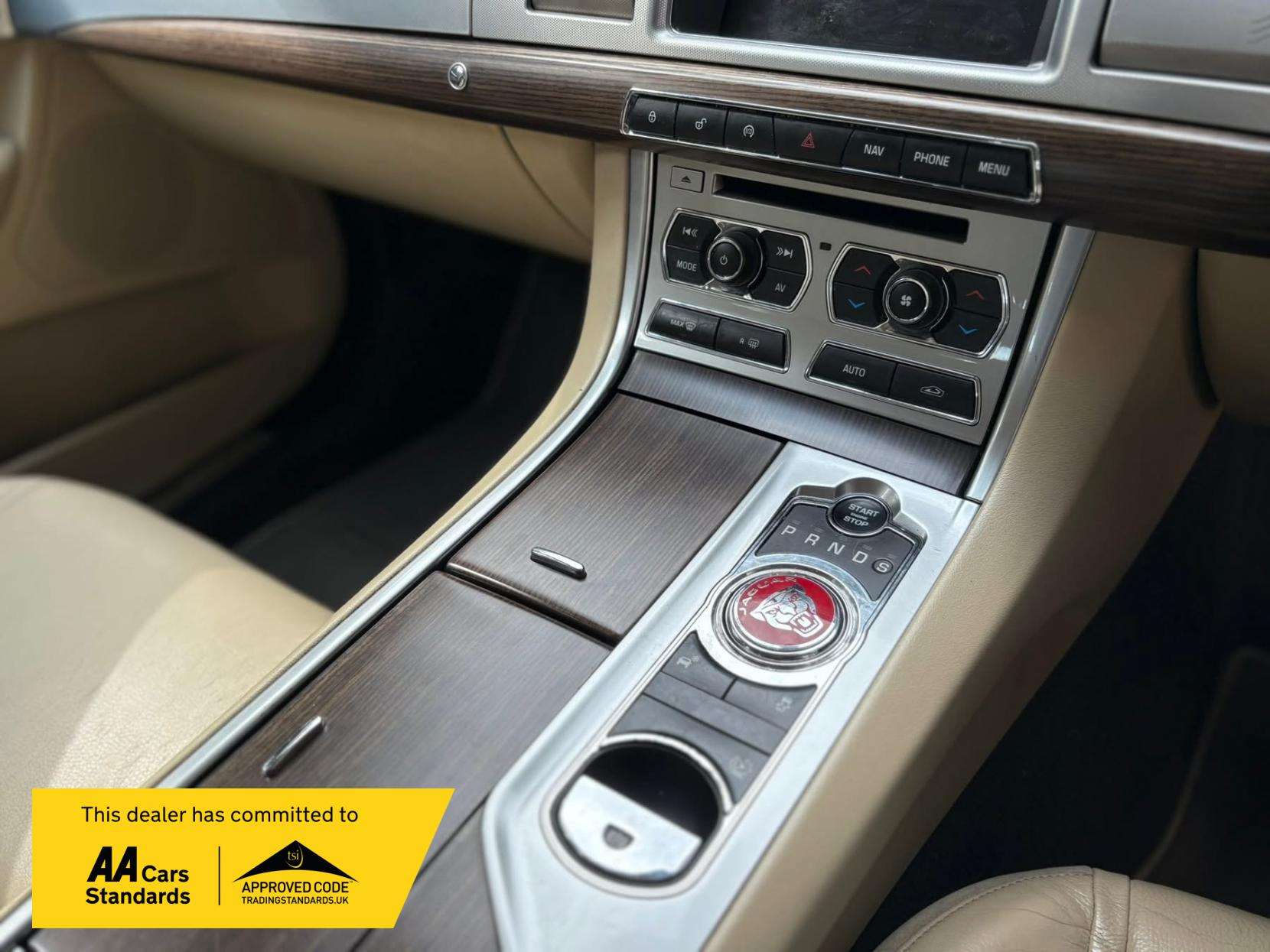 2014 JAGUAR XF 2014 JAGUAR XF