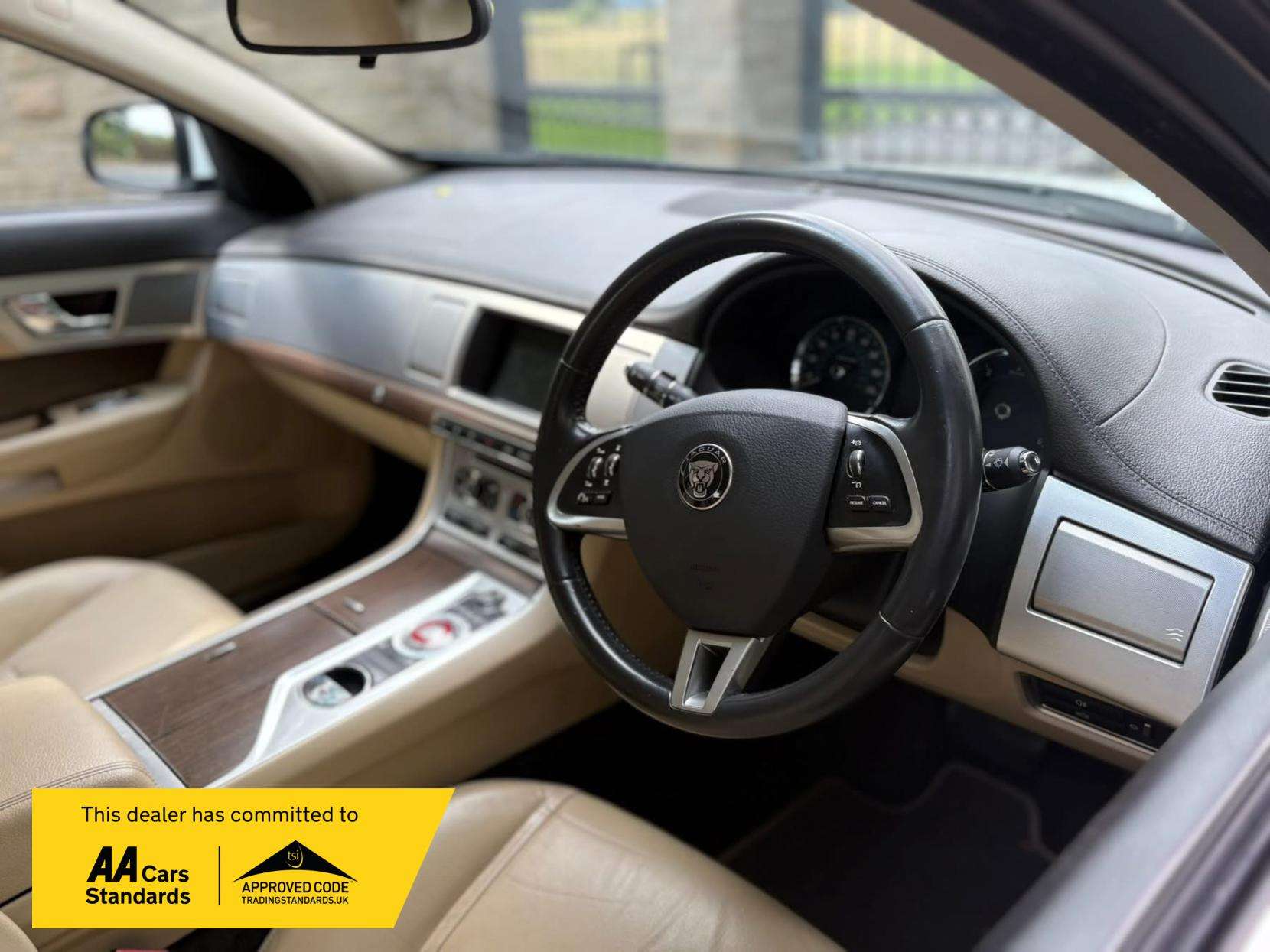 2014 JAGUAR XF 2014 JAGUAR XF