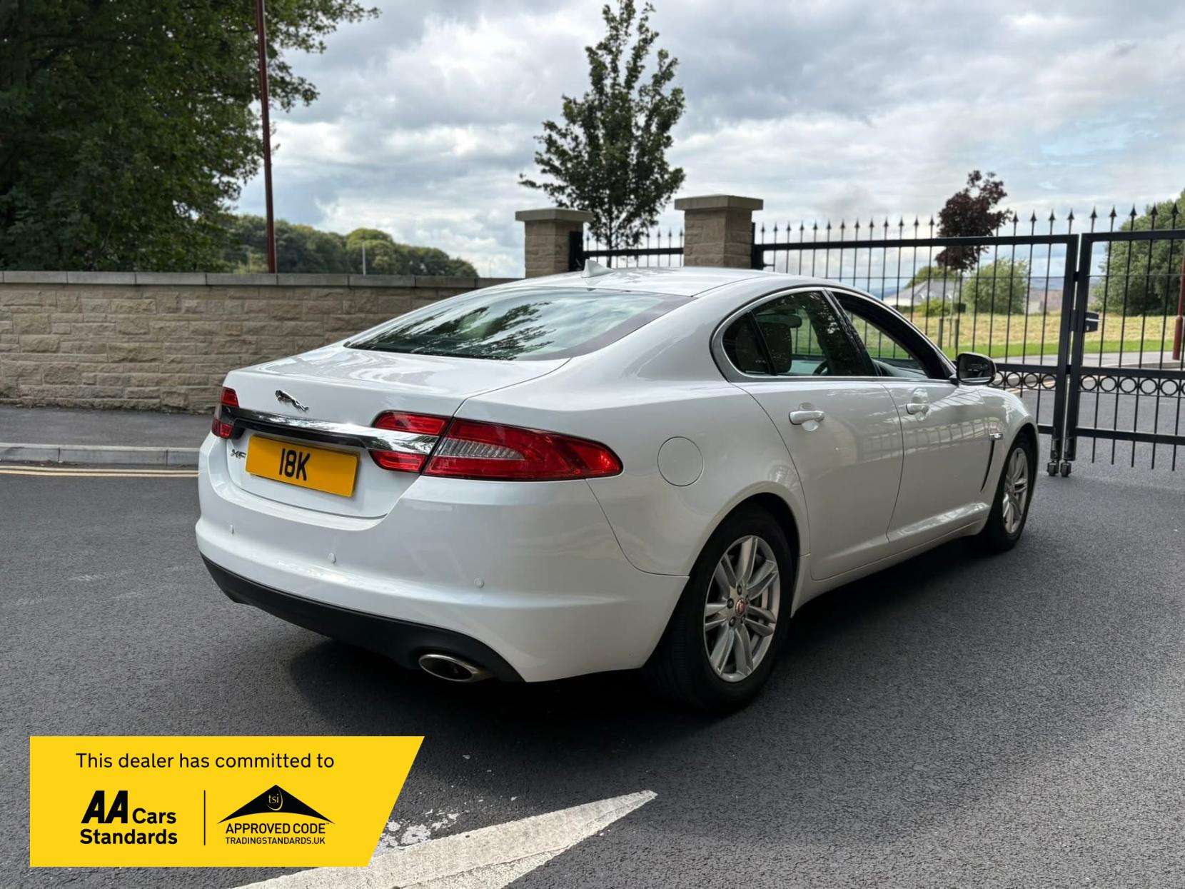 2014 JAGUAR XF 2014 JAGUAR XF