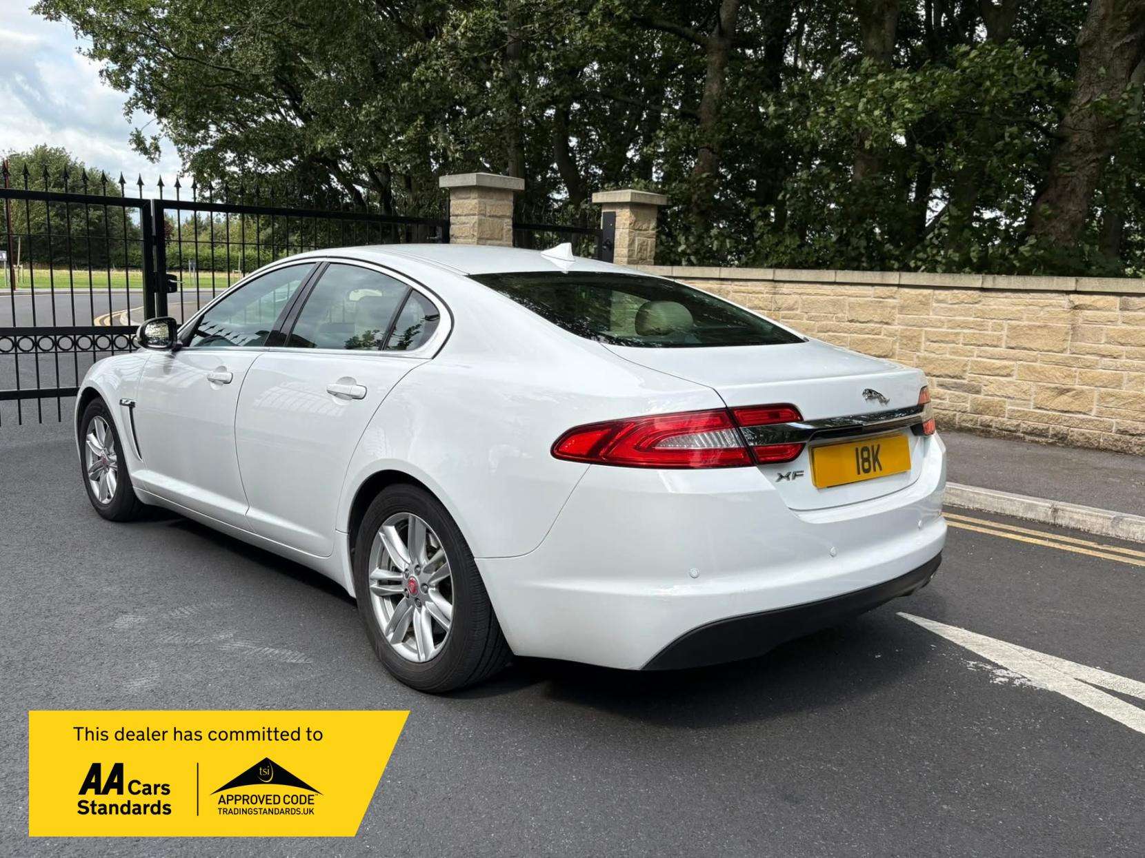 2014 JAGUAR XF 2014 JAGUAR XF